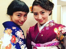 【エンタがビタミン♪】河北麻友子と忽那汐里が艶やかな振り袖姿。バイリンガルの2人「双子みたい」