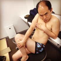 【エンタがビタミン♪】トレエン斎藤のパンツ一丁姿公開「ベテランAV男優のツカサさんです」