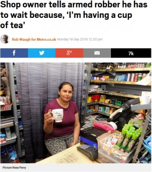 【海外発！Breaking News】強盗にナイフを突きつけられた女性オーナー「紅茶を飲んでいるから」と待たせ　カッターで撃退（英）