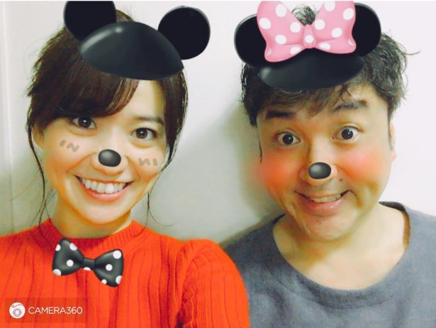 愛嬌たっぷりの大島優子＆ムロツヨシ（出典：https://www.instagram.com/yuk00shima）