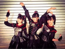 【エンタがビタミン♪】BABYMETAL、ウェンブリーアリーナで“世界の国旗が舞う”　感動場面が映像作品に