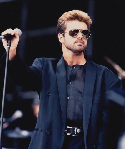 抜群の歌唱力を誇ったジョージ・マイケル（出典：https://www.facebook.com/georgemichael）