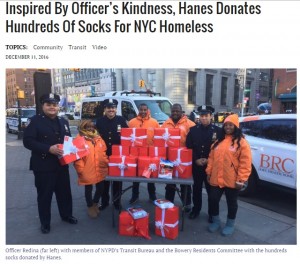 【海外発！Breaking News】「ホームレスにも温もりを」NY市警にHanesが協力　大量の靴下をプレゼント！