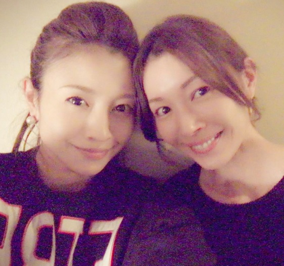 「双子みたい」な片瀬那奈と滝沢沙織（出典：https://www.instagram.com/nana_katase）