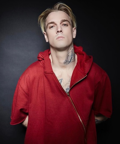 男に襲い掛かられたアーロン・カーター（出典：https://www.instagram.com/aaroncarter）