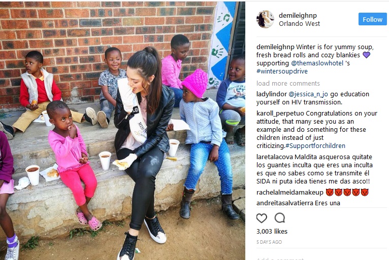 手袋で食事を与えたミス南アフリカに批判の声（画像は『Miss South Africa 2017　2017年7月5日付Instagram「Winter is for yummy soup, fresh bread rolls and cozy blankies supporting」』のスクリーンショット）