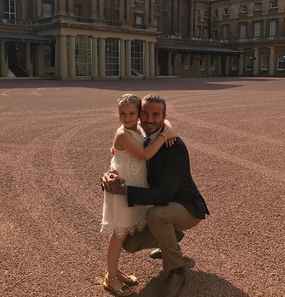 宮殿で誕生日を迎えたハーパーちゃん（画像は『David Beckham　2017年7月10日付Instagram「Happy Birthday to our special little young lady ...」』のスクリーンショット）