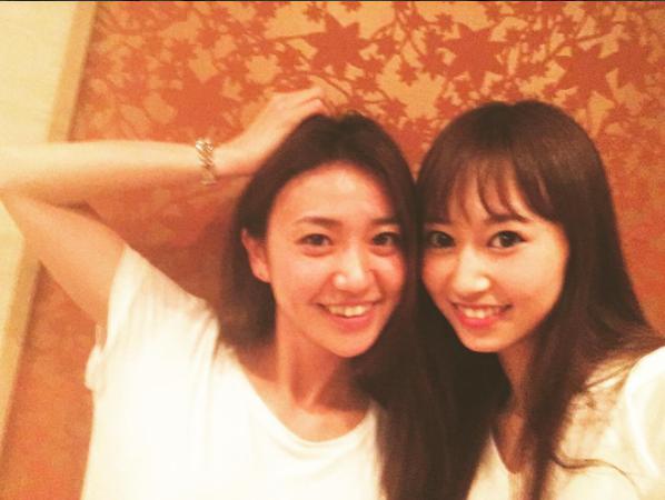 大島優子と小林香菜（画像は『小林香菜　2017年8月16日付Instagram「優子とご飯行ったよ」』のスクリーンショット）
