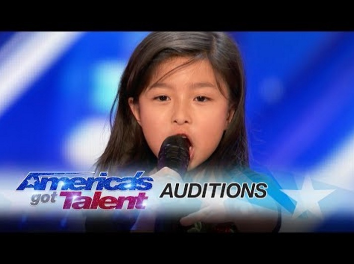 香港の時代の歌姫セリーヌ・タムちゃん（画像は『America's Got Talent　2017年6月16日公開 YouTube「Celine Tam: 9-Year-Old Stuns Crowd with “My Heart Will Go On” - America's Got Talent 2017」』のサムネイル）