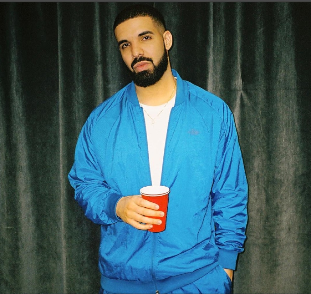 ショーを一時中断したドレイク（画像は『champagnepapi　2017年11月4日付Instagram』のスクリーンショット）