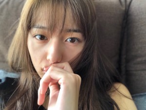 【エンタがビタミン♪】川口春奈のセルフィーに心配の声「やつれすぎじゃないですか？」