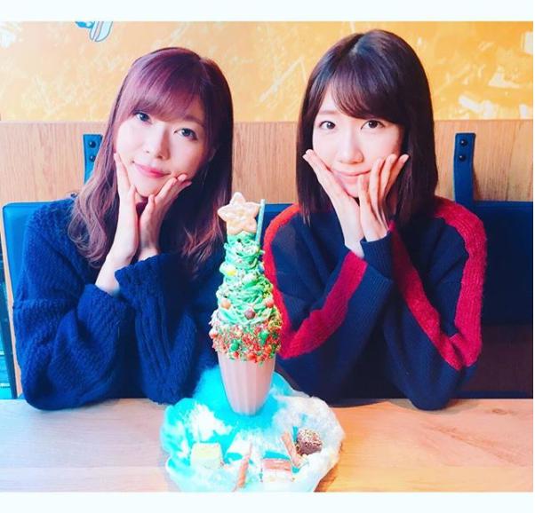 指原莉乃と柏木由紀（画像は『Yuki Kashiwagi　2017年12月25日付Instagram「クリスマスらしいことを…と思い空き時間にさっしーとお出かけ」』のスクリーンショット）