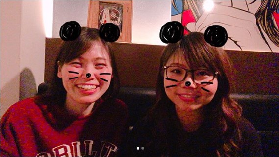 誠子と山崎ケイ（画像は『尼神インター 誠子　2017年12月14日付Instagram「ブスについて対談するお仕事したよ」』のスクリーンショット）