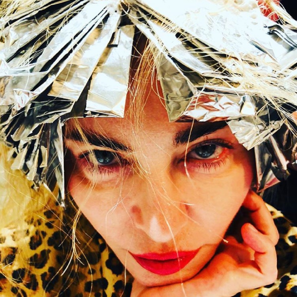 マドンナが自由すぎる？（画像は『Madonna　2018年1月20日付Instagram「Blonde Ambition................」』のスクリーンショット）