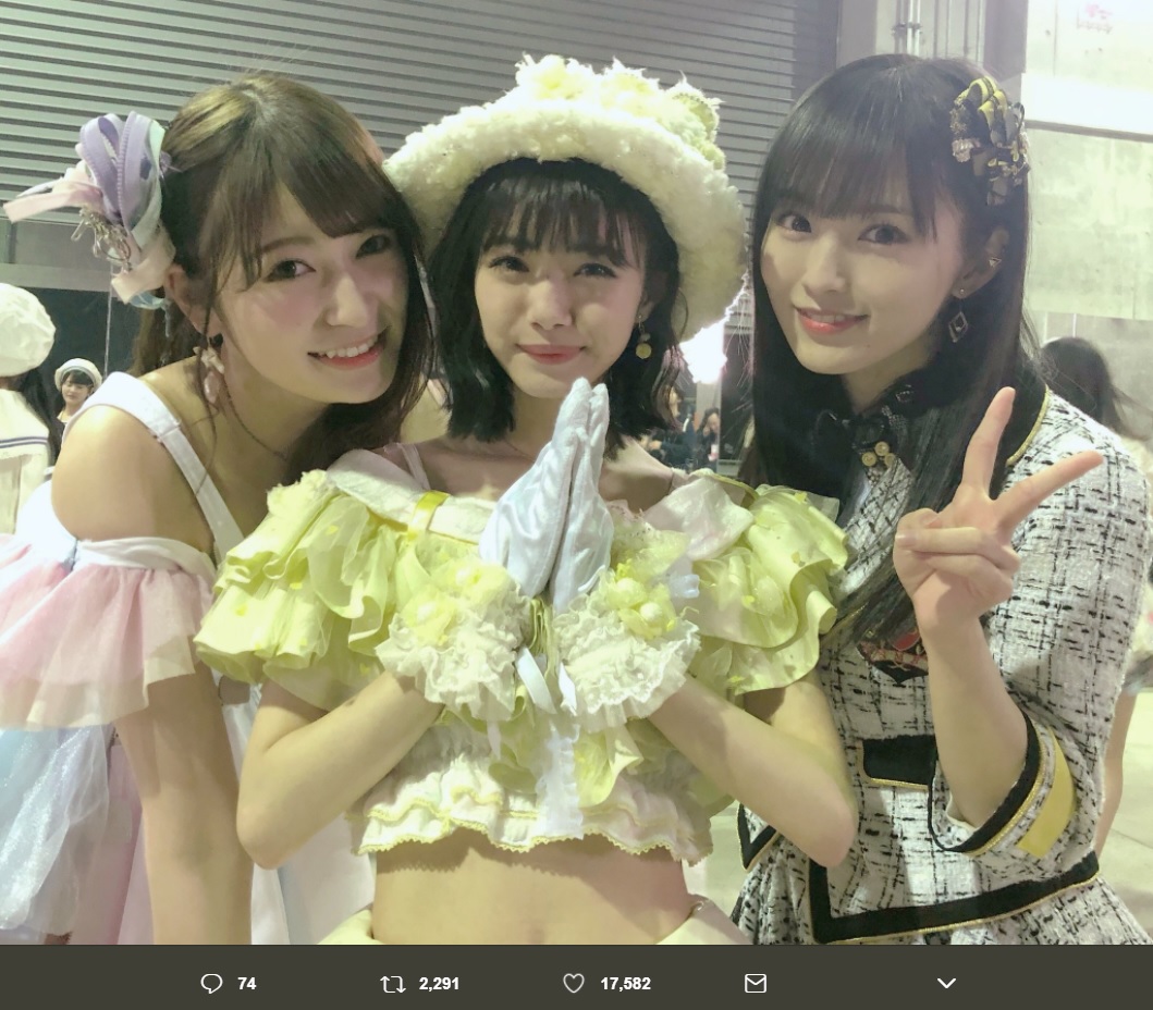 NMB48吉田朱里、市川美織、山本彩（画像は『吉田朱里 ジッパーのMV見てね　2018年1月19日付Twitter「そしてみおりんの卒業発表がありました。」』のスクリーンショット）