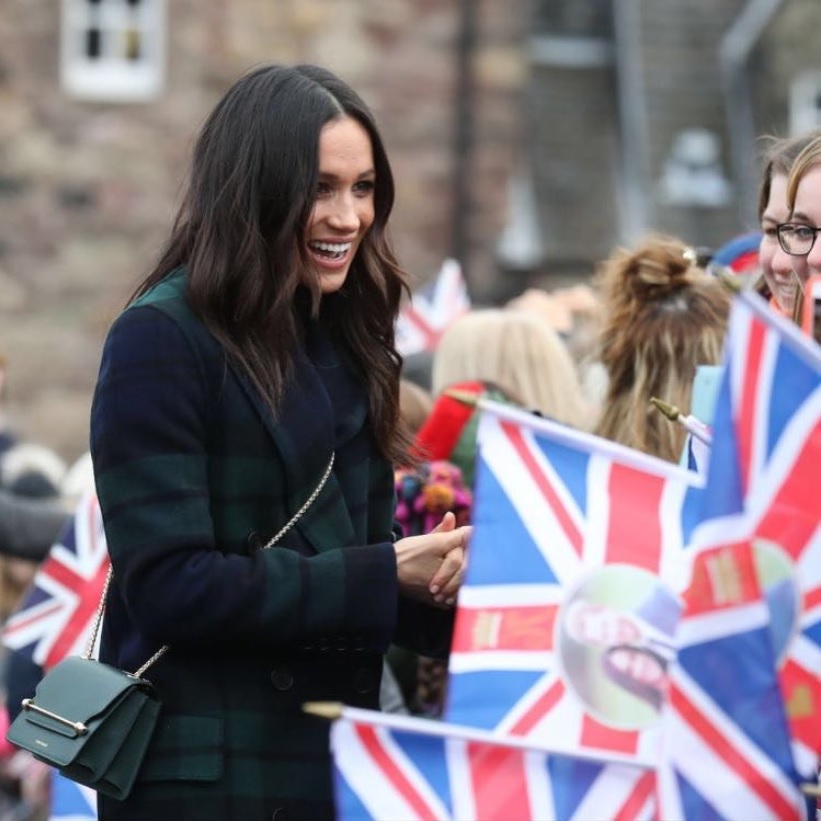 メーガンさん、ダイアナ妃のようになれるか（画像は『Kensington Palace　2018年2月14日付Instagram「Today was Ms. Meghan Markle’s first visit to Scotland, and she is very much looking forward to returning many times again in the future.」』のスクリーンショット）