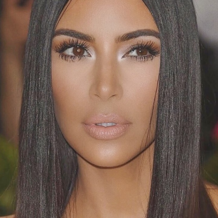 大富豪キムが最後に食べたいのは…？（画像は『Kim Kardashian West　2017年5月5日付Instagram「CLOSE UP」』のスクリーンショット）