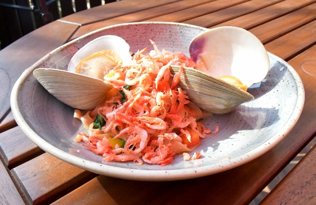 春を感じる『自家製　桜の生パスタ　桜海老と春野菜で桜満開』GEMS茅場町「bon pesce」の季節限定メニュー