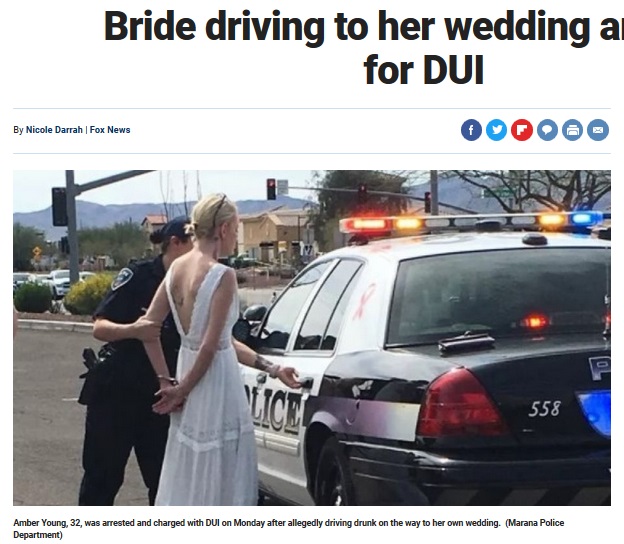 ウエディングドレス姿のまま逮捕された花嫁（画像は『Fox News　2018年3月12日付「Bride driving to her wedding arrested for DUI」（Marana Police Department）』のスクリーンショット）