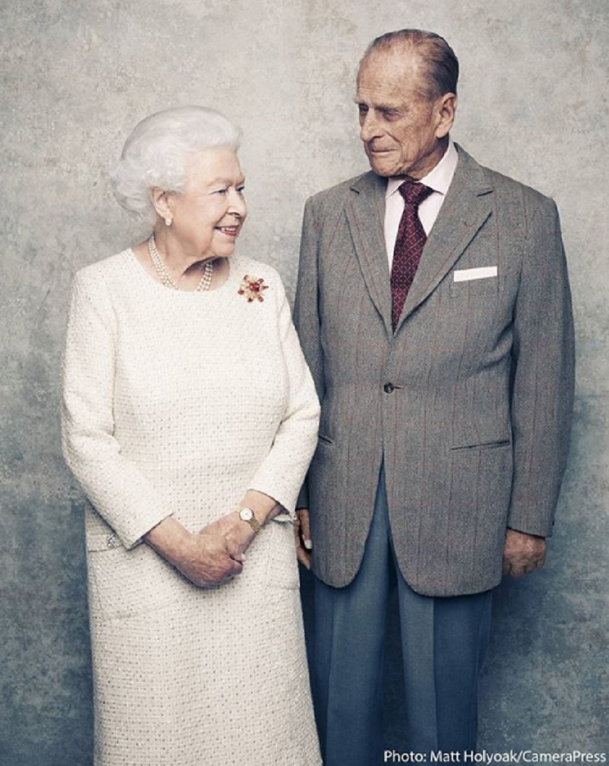 昨年11月、結婚70周年を迎えた夫妻（画像は『The Royal Family　2017年11月20日付Instagram「Tomorrow Her Majesty The Queen and The Duke of Edinburgh will celebrate their 70th Wedding Anniversary as more new photographs are being released.」』のスクリーンショット）