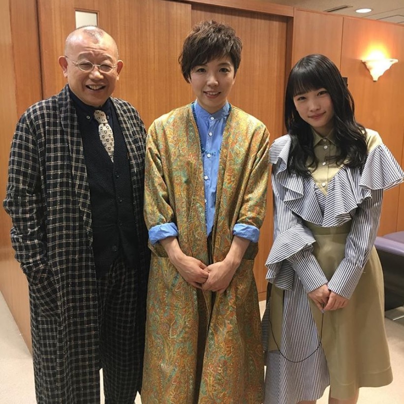 小平奈緒選手に「オシャレ！」の声（画像は『笑福亭鶴瓶　2018年4月6日付Instagram「小平奈緒さんがAスタジオに来てくれました。」』のスクリーンショット）