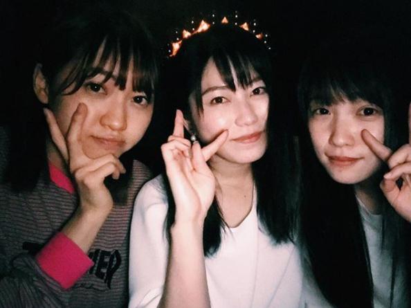 木崎ゆりあ、横山由依、川栄李奈（画像は『横山由依　2018年4月24日付Instagram「会えました この時間が最高に好きです。」』のスクリーンショット）