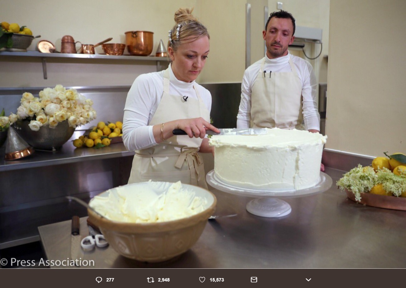 パティシエのクレア・プタックさん（画像は『Kensington Palace　2018年5月18日付Twitter「200 Amalfi lemons 500 organic eggs from Suffolk」』のスクリーンショット）