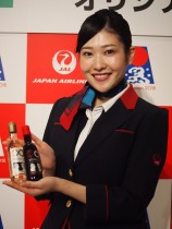 JAL、初のオリジナルワインを国際線エコノミーで提供　「機上で飲むこと」を追求したその味は？