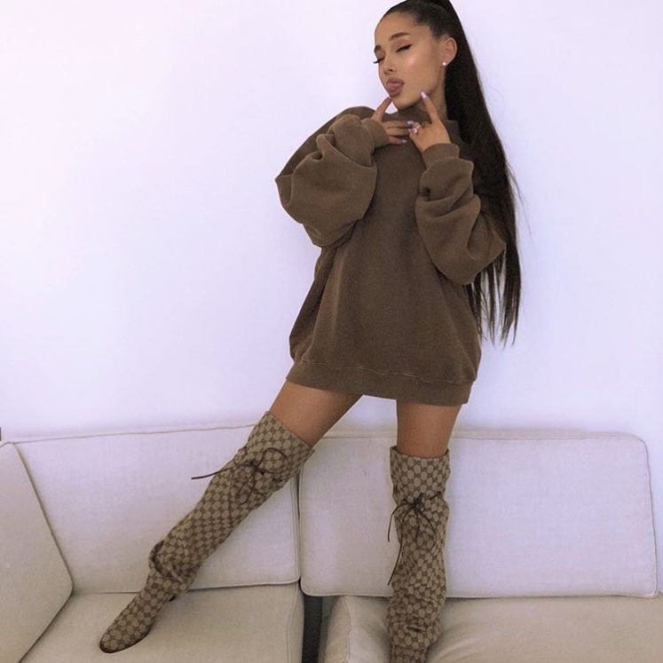 アリアナ・グランデに彼も大満足！（画像は『Ariana Grande　2018年6月18日付Instagram「super big and mature looking」』のスクリーンショット）