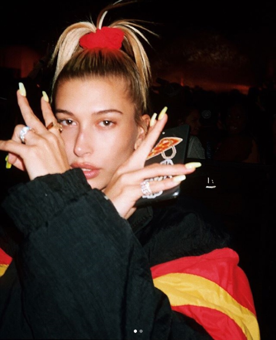 ヘイリー、挙式は来年？（画像は『Hailey Baldwin　2018年4月24日付Instagram』のスクリーンショット）