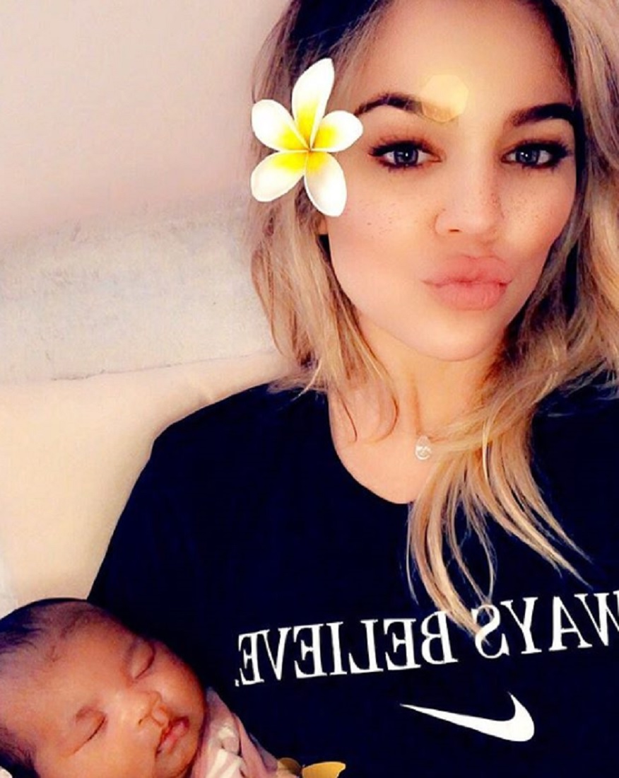 クロエがキレた！（画像は『Khloé　2018年5月27日付Instagram「Mommy’s Little Love」』のスクリーンショット）