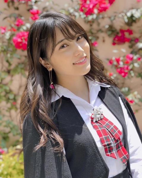 日本から来た“ツンデレ女子”役の入山杏奈（画像は『入山杏奈 ANNA IRIYAMA　2018年7月12日付Instagram「Buen día」』のスクリーンショット）