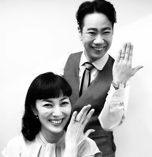 “夫婦”を演じた板谷由夏と藤井隆（画像は『板谷由夏　2018年8月13日付Instagram「藤井くんと夫婦で良かった。支えてくれてありがとう」』のスクリーンショット）