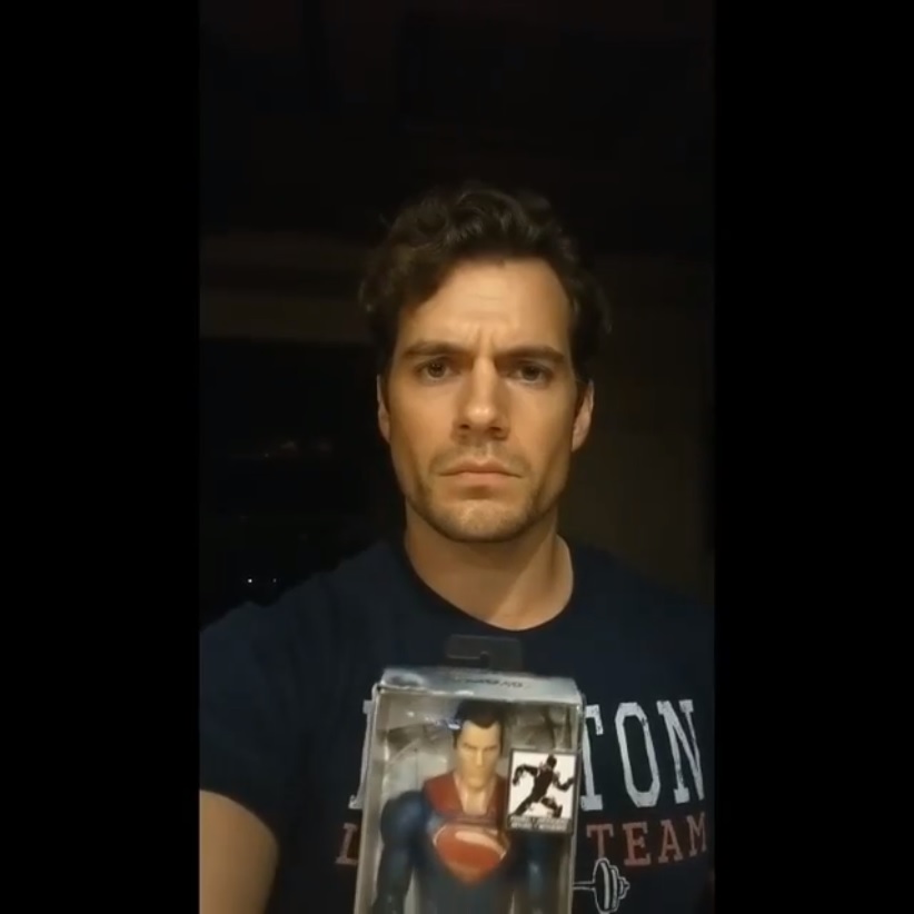 ヘンリーの投稿動画にファンざわつく（画像は『Henry Cavill　2018年9月13日付Instagram「Today was exciting ＃Superman」』のスクリーンショット）