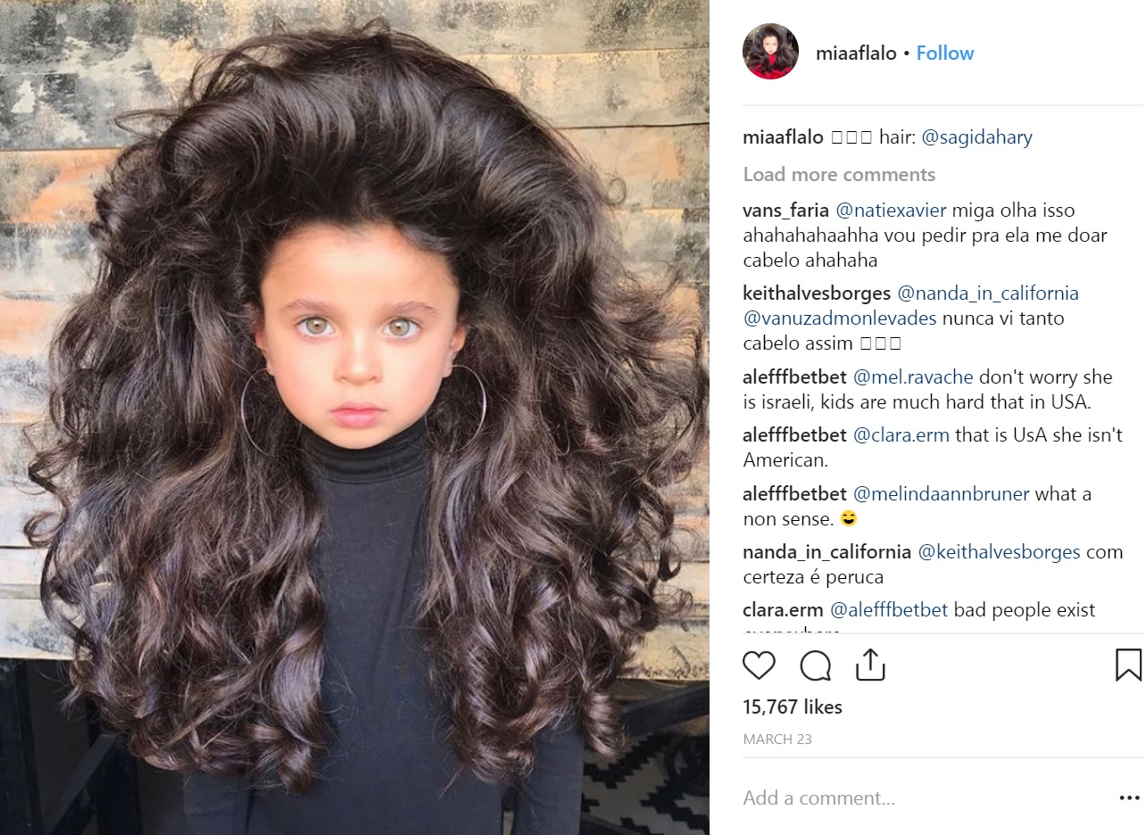 インスタで人気となりつつある5歳女の子（画像は『Mia Aflalo Shunem　2018年3月22日付Instagram「hair: ＠sagidahary」』のスクリーンショット）
