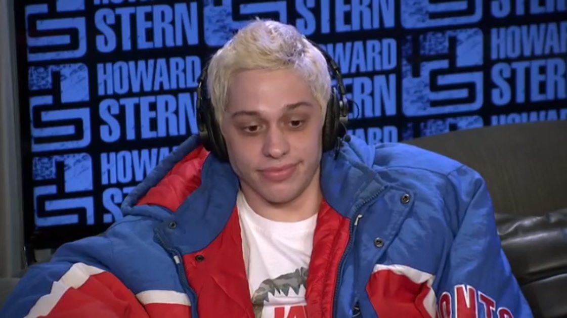 大麻常用を告白したピート・デヴィッドソン（画像は『Howard Stern Show　2018年9月24日付Instagram「Pete Davidson recalled what went through his head when he first met ＠arianagrande in his sit-down with Howard」』のスクリーンショット）