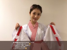 【エンタがビタミン♪】浜辺美波が新CMで“anガールズ”結成、お気に入りバイト服はボウリングコス