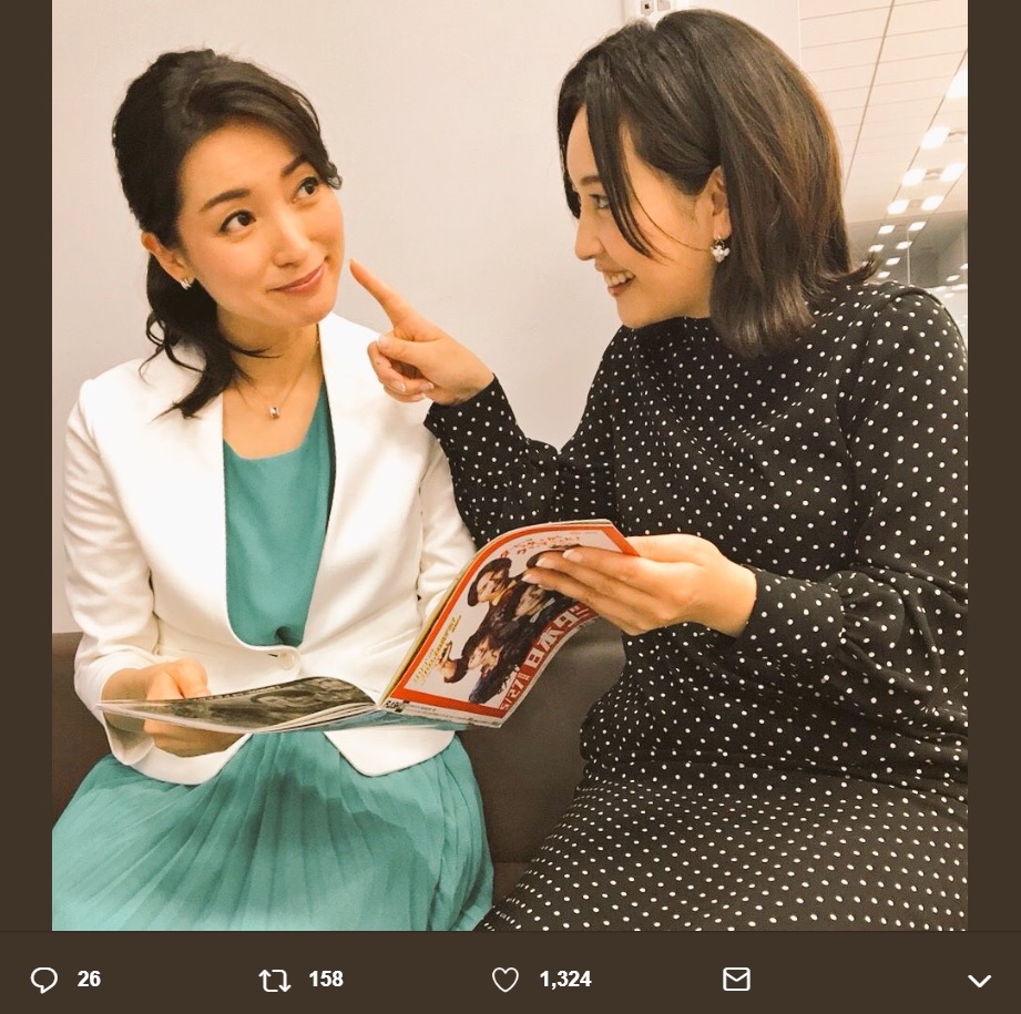 WBSを担当する大江麻理子アナと相内優香アナ（画像は『相内優香　2018年5月23日付Twitter「現在販売中の雑誌「FLASH」にWBSについて特集記事が掲載されています。」』のスクリーンショット）