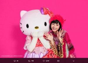 【エンタがビタミン♪】浜辺美波“モンジュウロウ”でキティちゃんとコラボ「ステキなオーラに感動しました！」