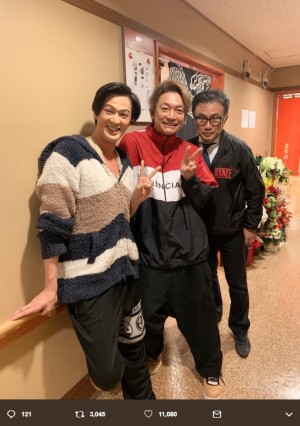 【エンタがビタミン♪】香取慎吾×新納慎也×三谷幸喜『日本の歴史』オフショットに山西惇「初日おめでとうございました！」