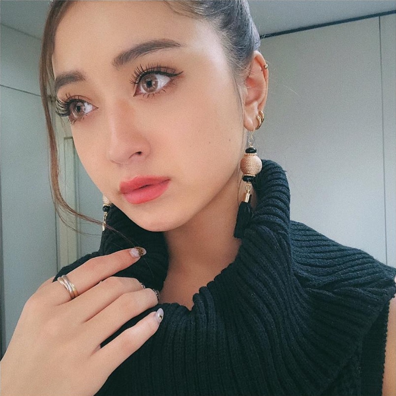 （画像は『みちょぱ（池田美優）　2018年12月28日付Instagram「仕事納めはまだですが お正月休み限定で初めてのマツエクでびゅー」』のスクリーンショット）