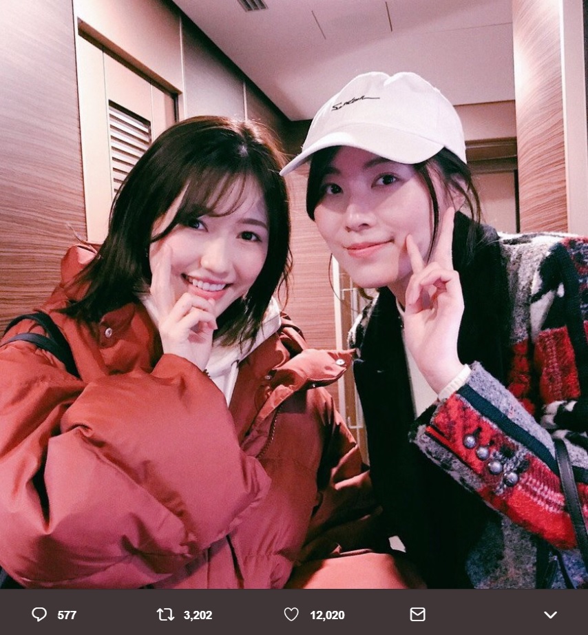 仙台でバッタリ会った渡辺麻友と松井珠理奈（画像は『松井珠理奈（ハリウッドJURINA）　2019年1月16日付Twitter「実は…仙台からの帰り道、久しぶりに麻友さんに会いました」』のスクリーンショット）