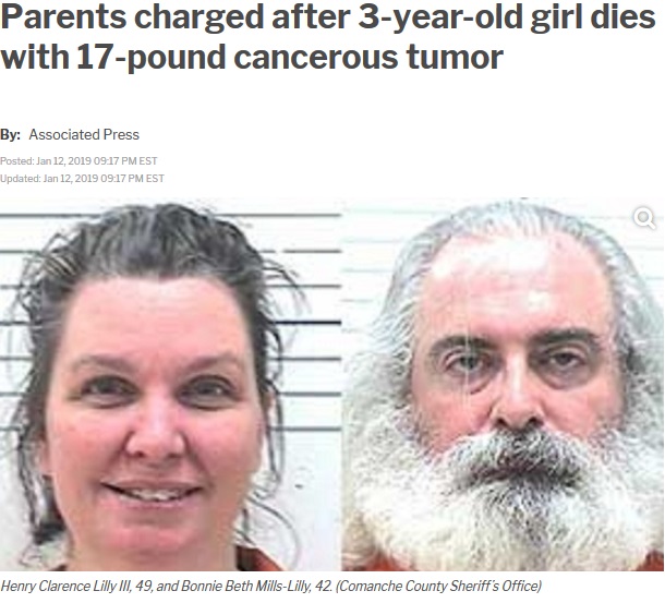 病の3歳女児を放置し死なせた両親（画像は『wfla.com　2019年1月12日付「Parents charged after 3-year-old girl dies with 17-pound cancerous tumor」（Comanche County Sheriff’s Office）』のスクリーンショット）
