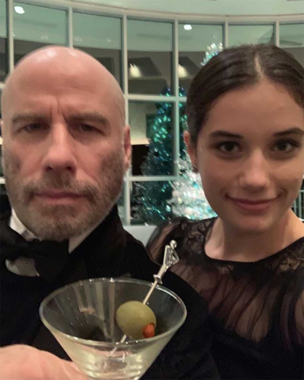 スキンヘッドになったジョン・トラボルタ（画像は『John Travolta　2019年1月7日付Instagram「I hope everyone had a great New Year!」』のスクリーンショット）