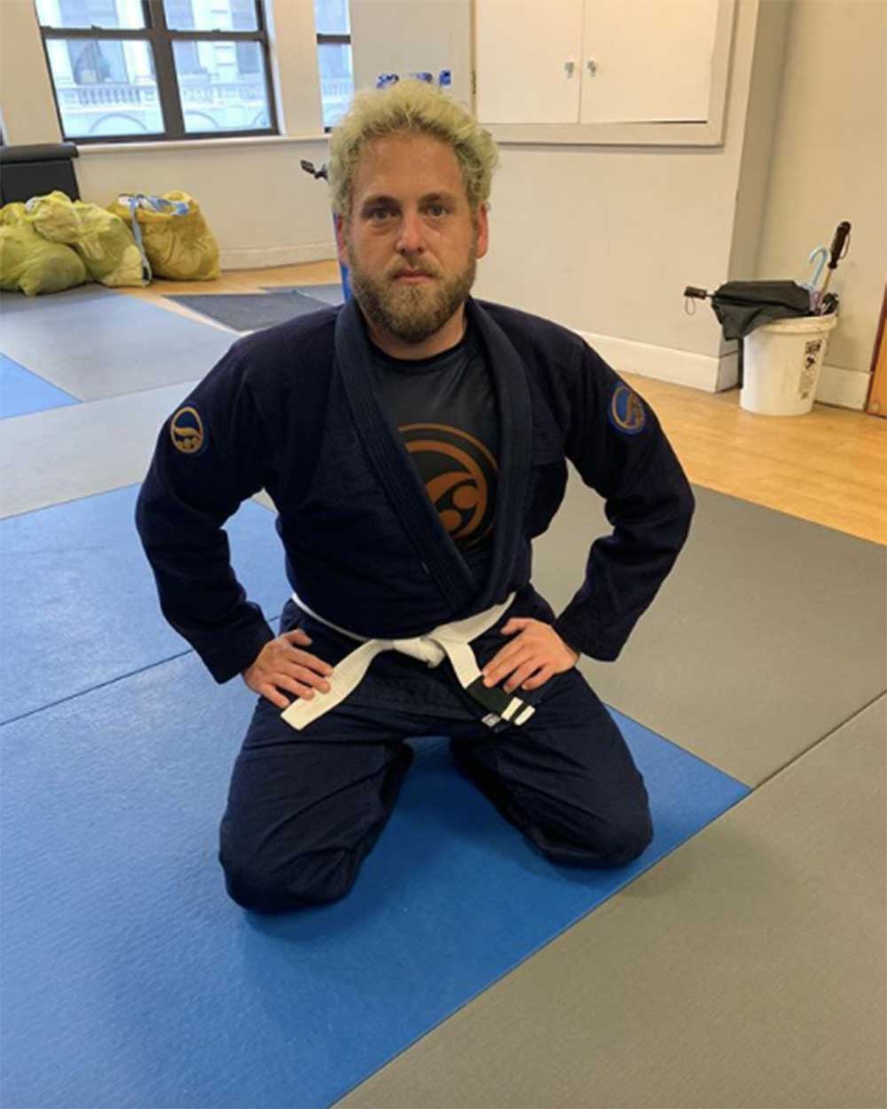 ブラジリアン柔術を始めたジョナ・ヒル（画像は『Jonah Hill　2019年1月15日付Instagram「I started Brazilian Jiu Jitzu 2 months ago and try and train 4 or 5 times a week.」』のスクリーンショット）