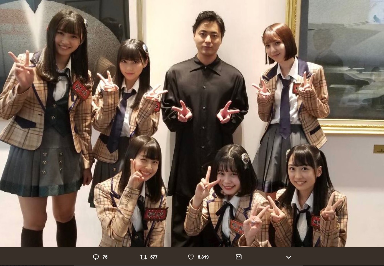 山田孝之とHKT48メンバー（画像は『田中美久　2019年1月23日付Twitter「＃AKBINGO!　胸キュン台詞」』のスクリーンショット）