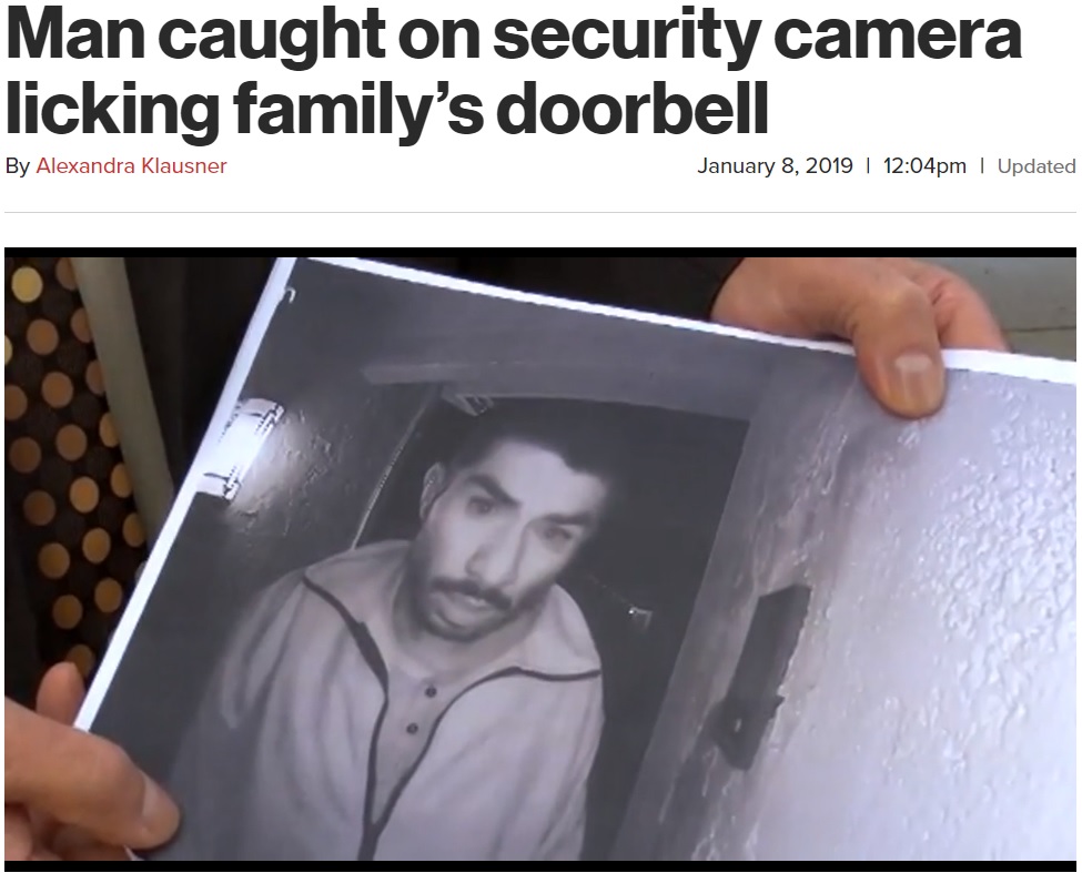 他人宅のドアホンを2時間以上も舐め続けた男（画像は『New York Post　2019年1月8日付「Man caught on security camera licking family’s doorbell」』のスクリーンショット）