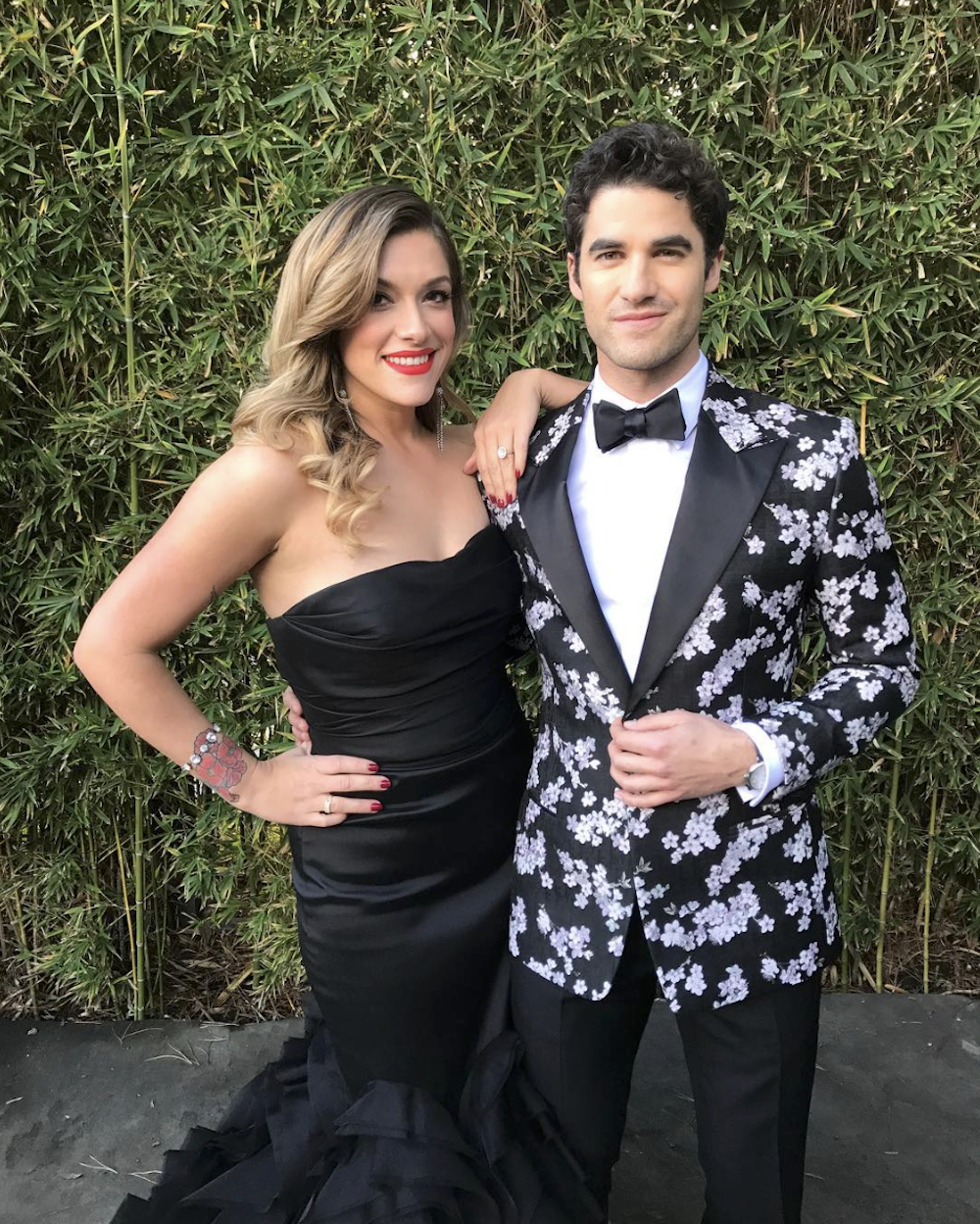 ミア・スワイアさんと結婚したダレン・クリス（画像は『Darren Criss　2019年1月6日付Instagram「Ready to rock ＠goldenglobes」』のスクリーンショット）