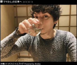 【エンタがビタミン♪】水嶋ヒロ、毛玉だらけのセーターで外食へ？　「変な人過ぎるでしょ！」と否定