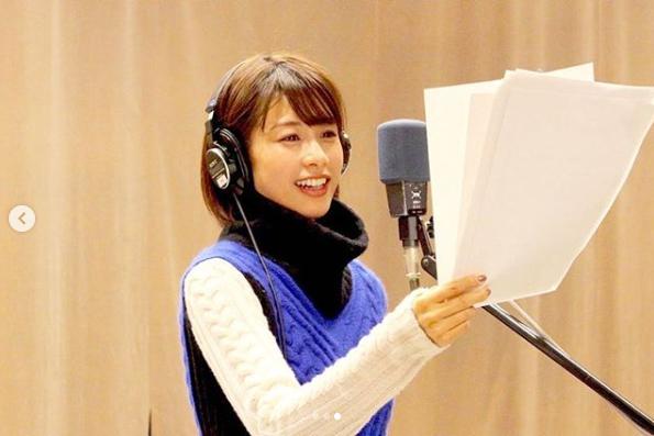 収録中の加藤綾子（画像は『加藤綾子　2019年2月9日付Instagram「再び!!ラジオドラマに出演させて頂きました」』のスクリーンショット）